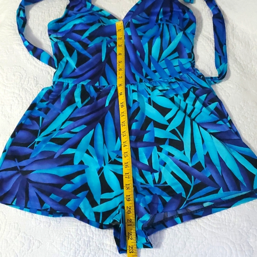 women’s swimsuit size 14 Very good condition
